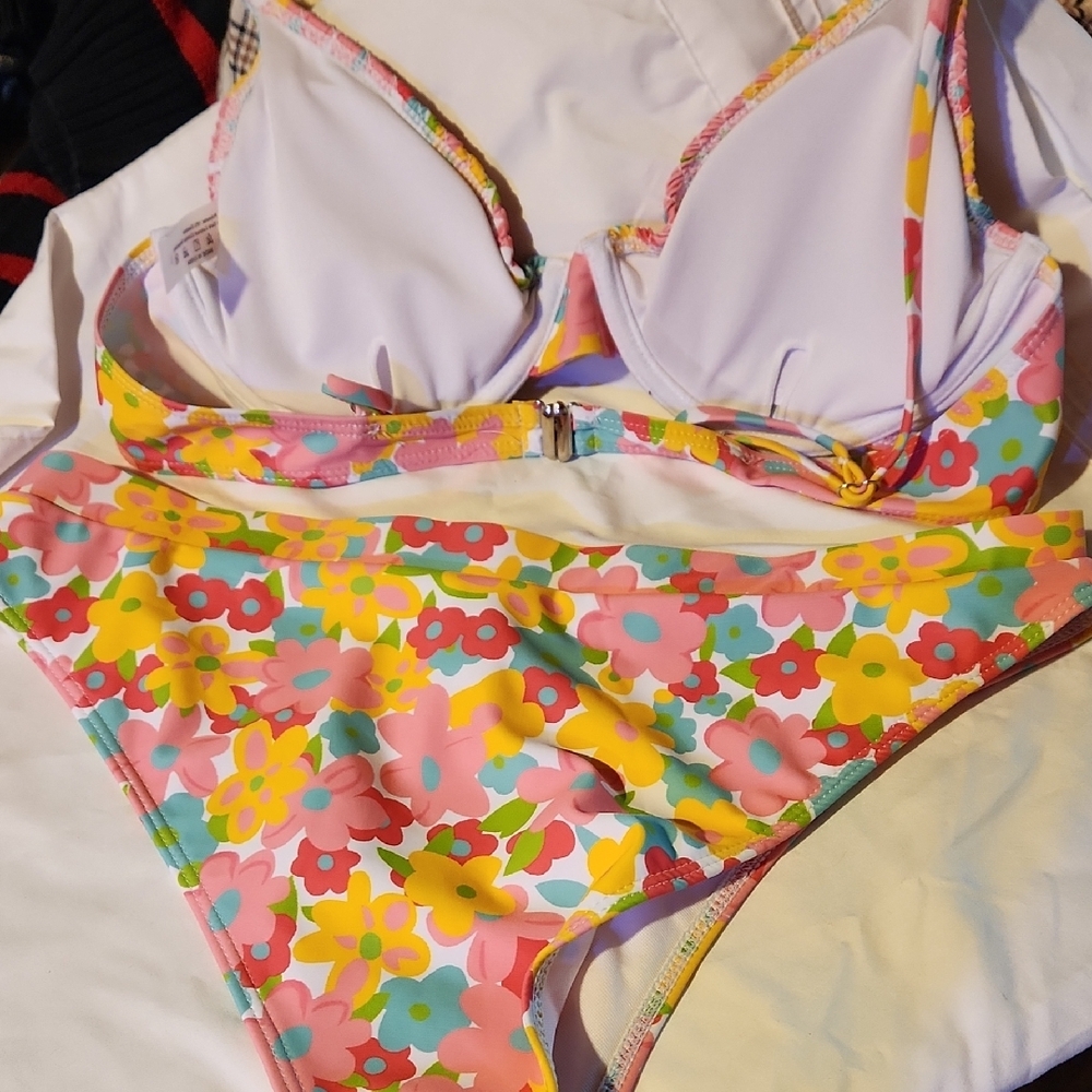 Colorful Floral Bikini Set - Picture 2 of 3